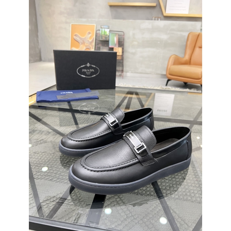 Pra*a leather shoes